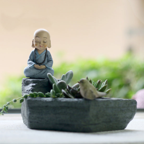 resin_monk_meditating_2_600x.jpg